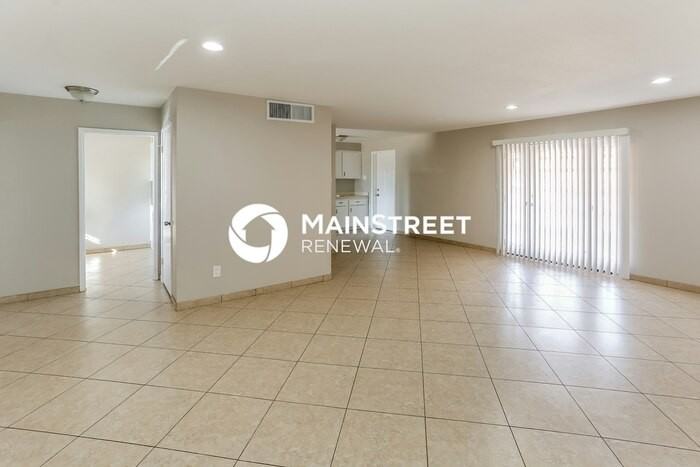 3122 W Mariposa St - Photo 4 of 16