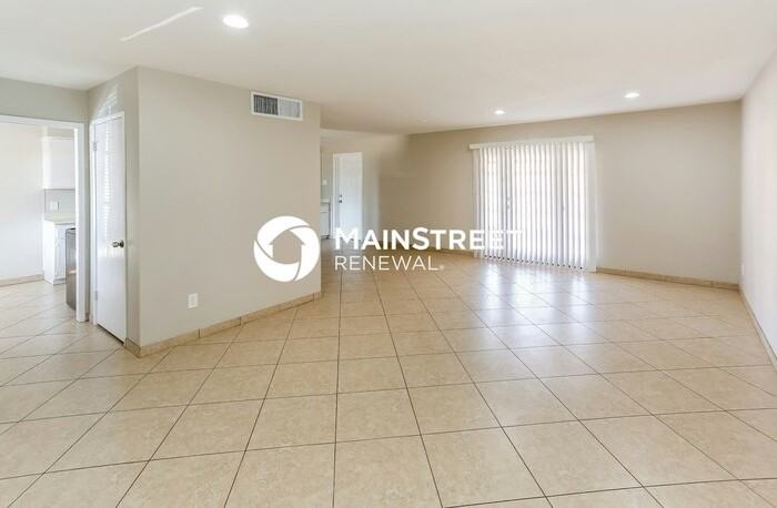 3122 W Mariposa St - Photo 5 of 16