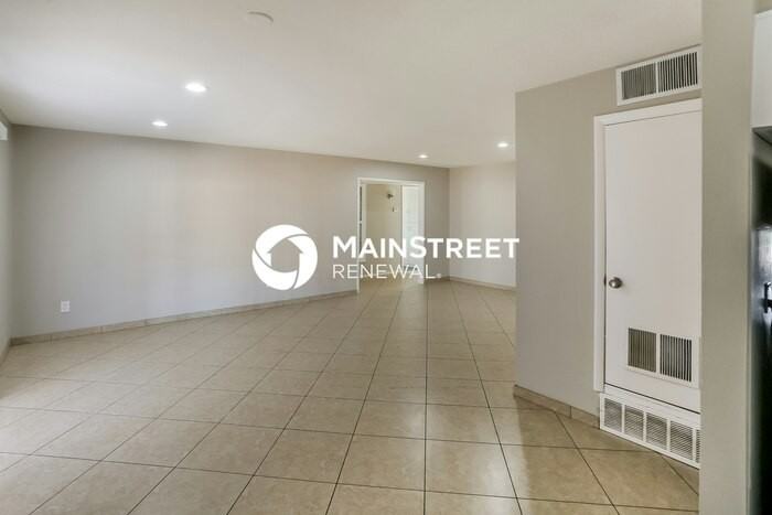 3122 W Mariposa St - Photo 7 of 16