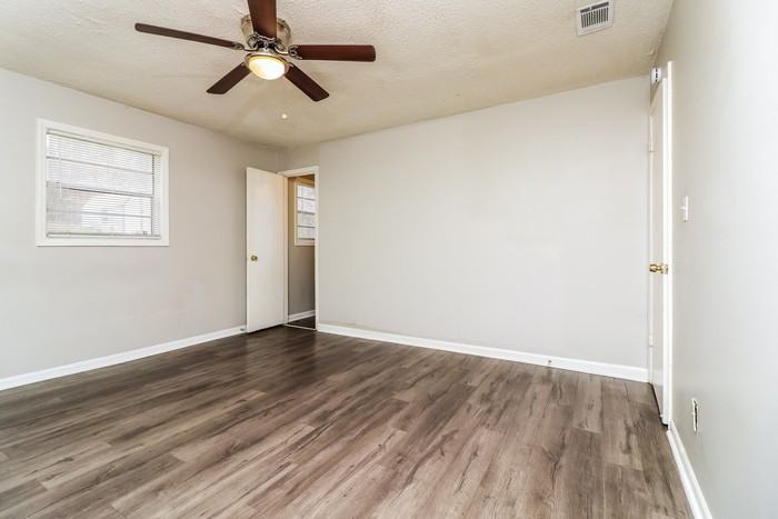 3904 Cindy Dr - Photo 7 of 17