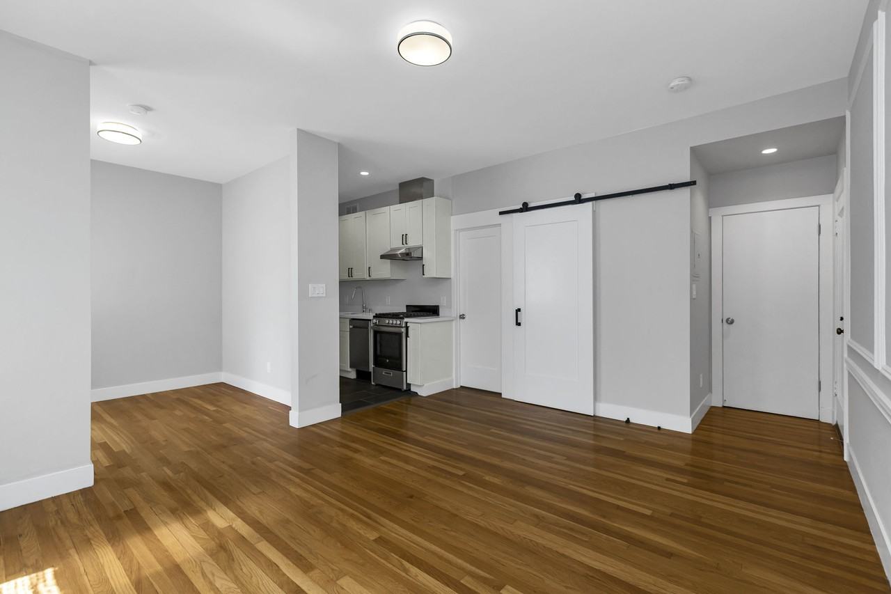 655 Powell - Photo 3 of 14