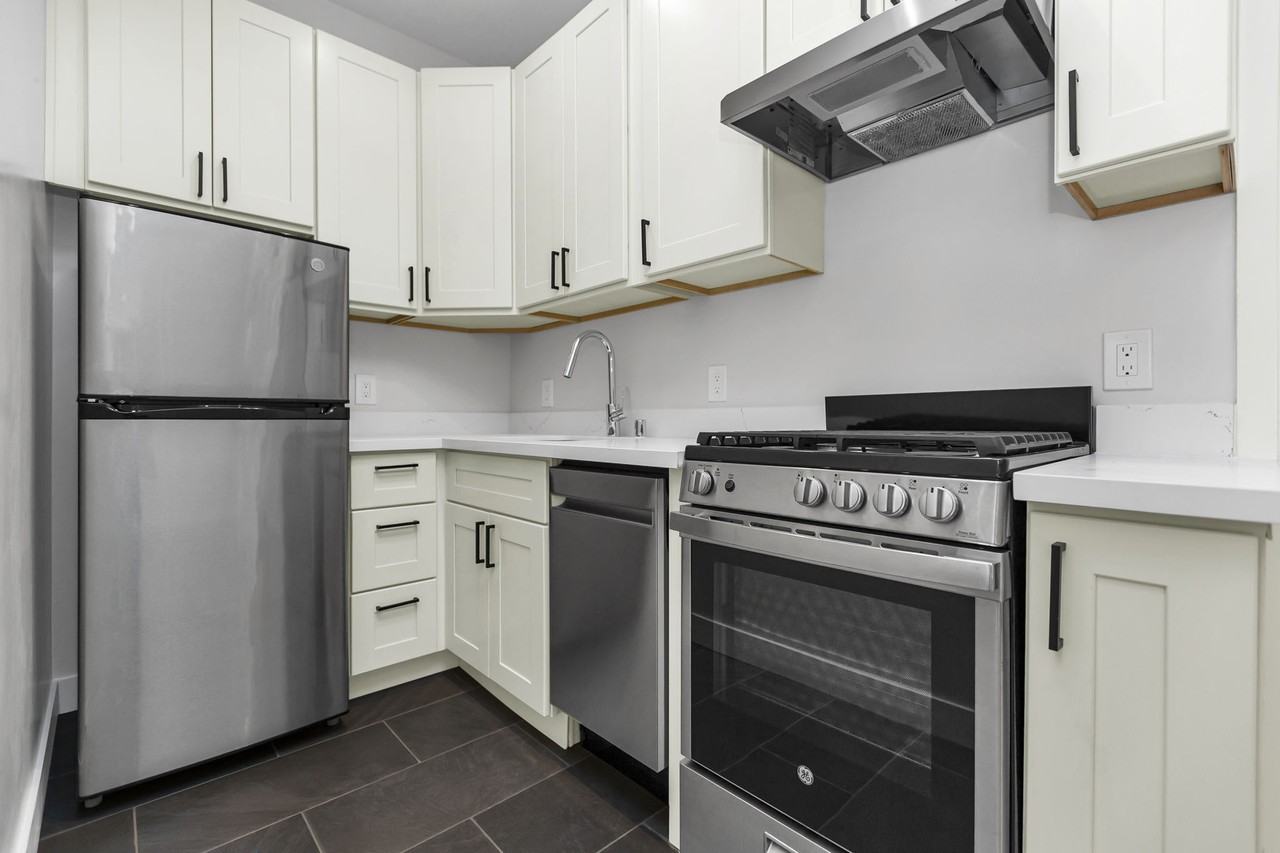 655 Powell - Photo 5 of 14