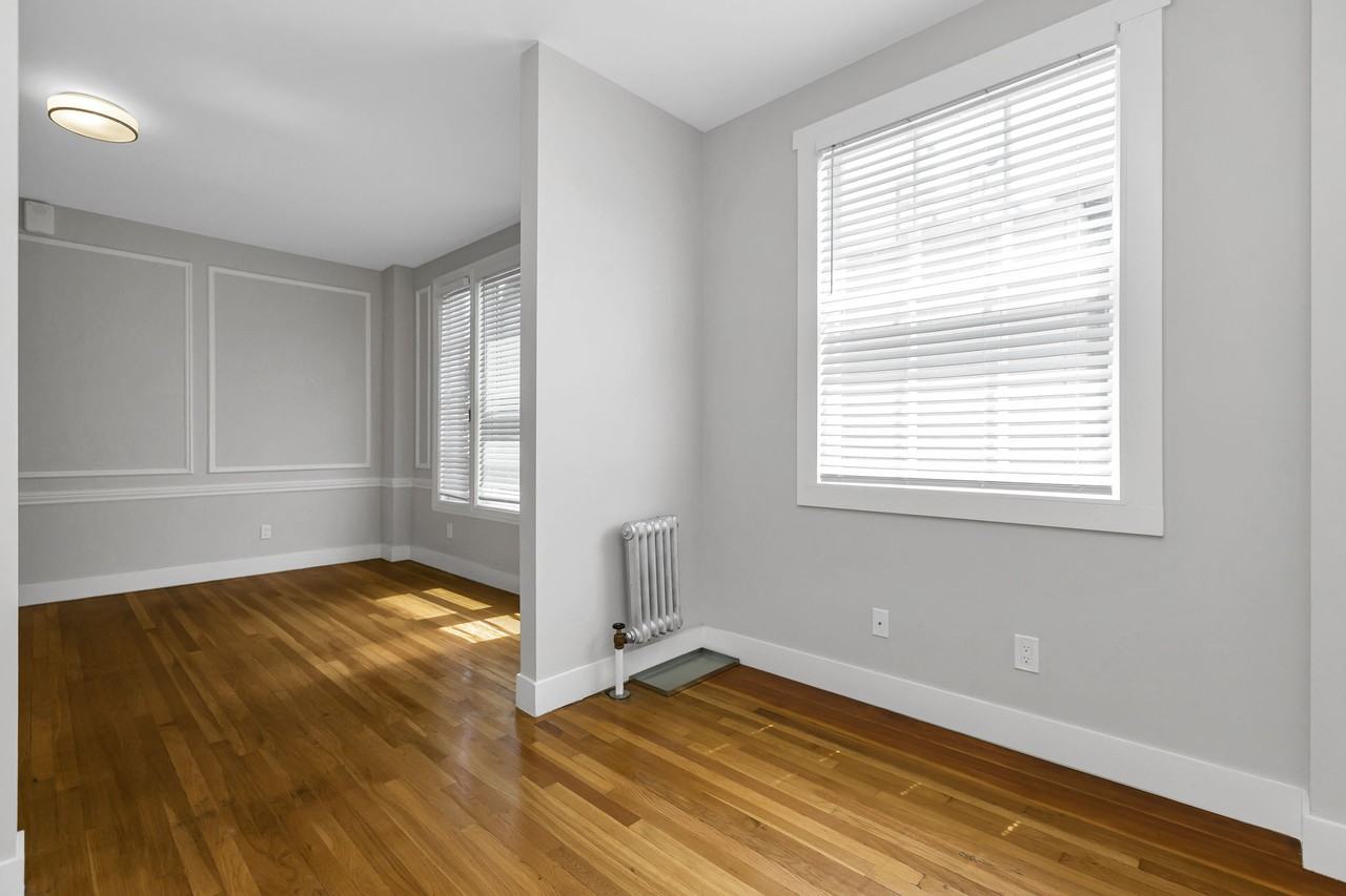 655 Powell - Photo 7 of 14