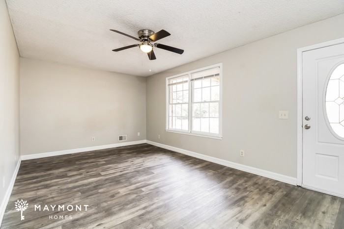 301 Maid Stone Rd - Photo 4 of 15