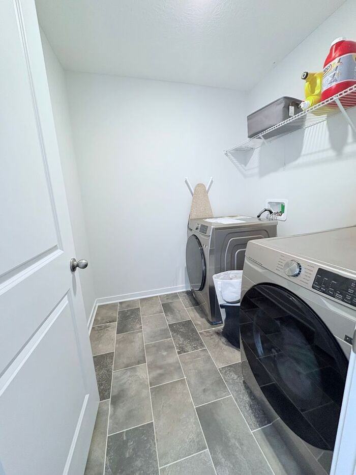 382 E Trinity Way - Photo 3 of 12