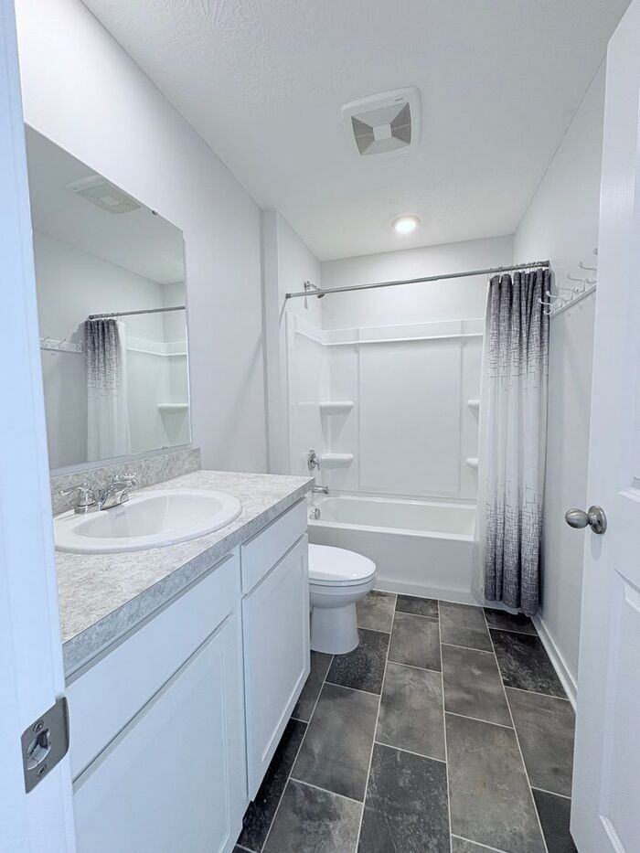 382 E Trinity Way - Photo 4 of 12