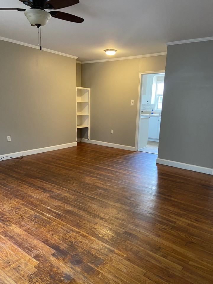 127 Crestview DriveApt 2 #2 - Photo 5 of 14