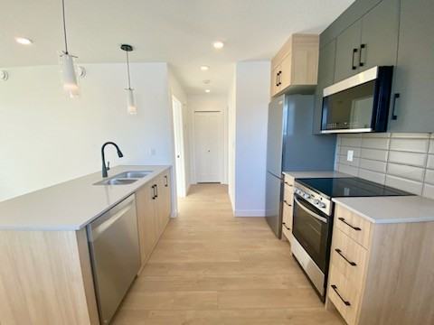 9809 153 St Nw - Photo 3 of 15