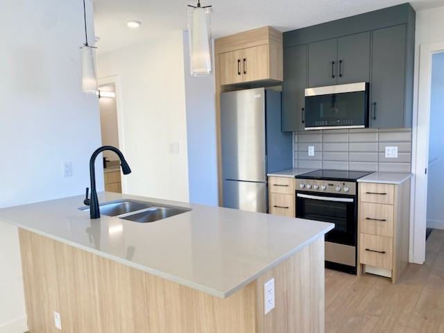 9809 153 St Nw - Photo 6 of 15