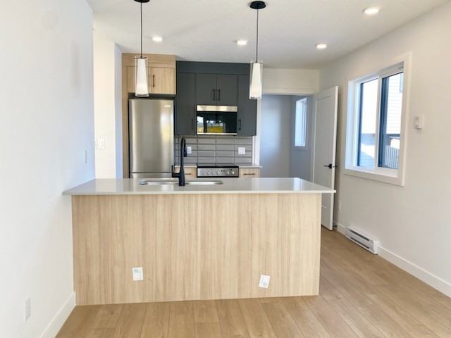 9809 153 St Nw - Photo 7 of 15