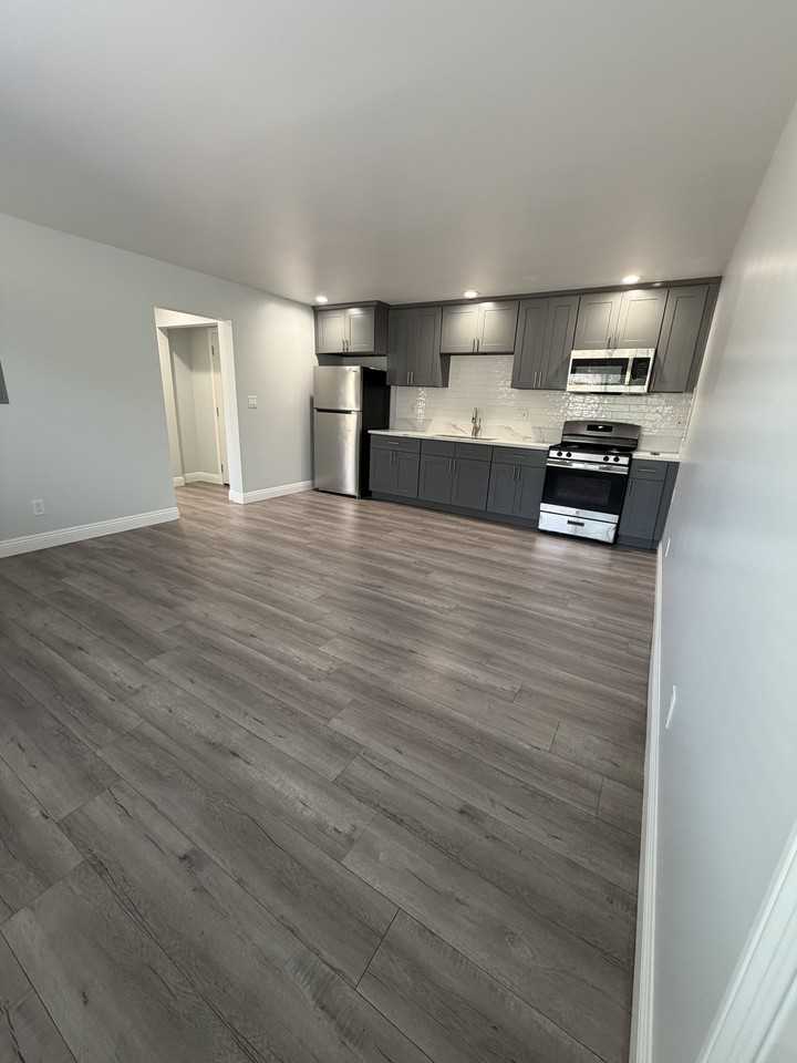 1303 W 109th Pl #1-2