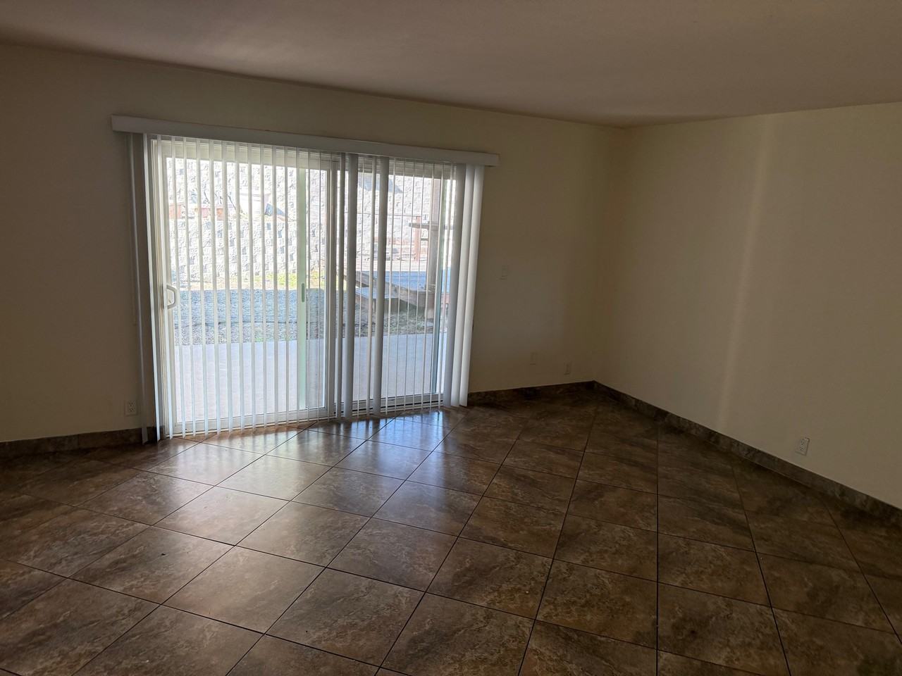 1574 Hilcorte Dr #1 - Photo 5 of 8