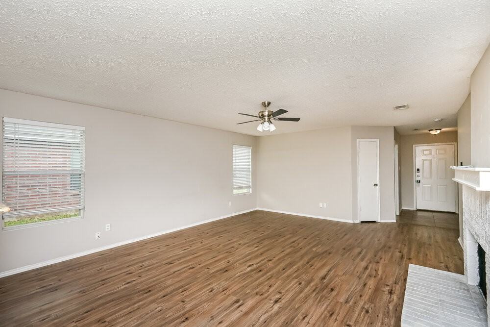 5717 Glenshee Dr - Photo 3 of 16