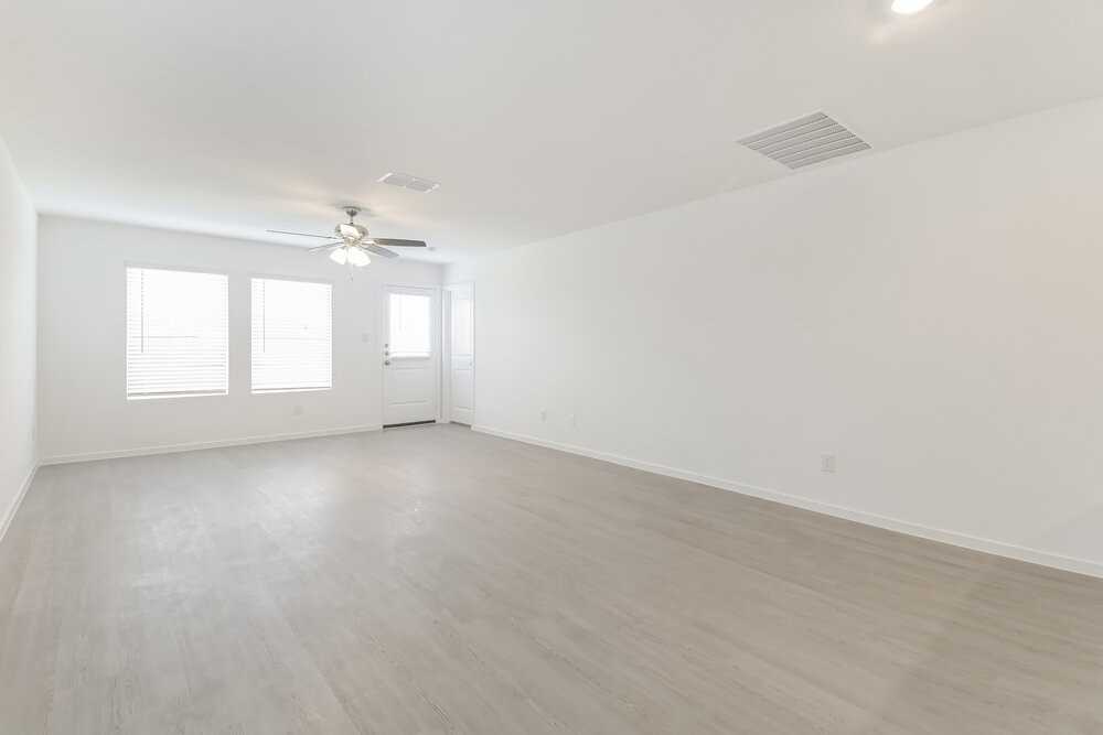 1717 Crossbill St - Photo 4 of 16