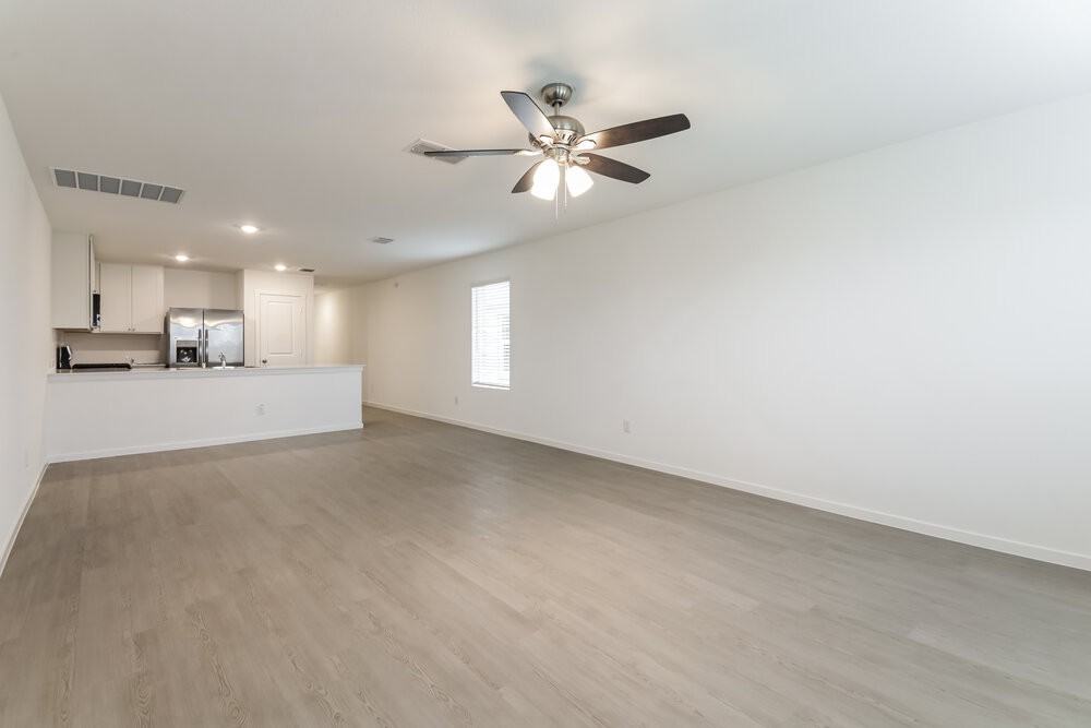 1717 Crossbill St - Photo 7 of 16