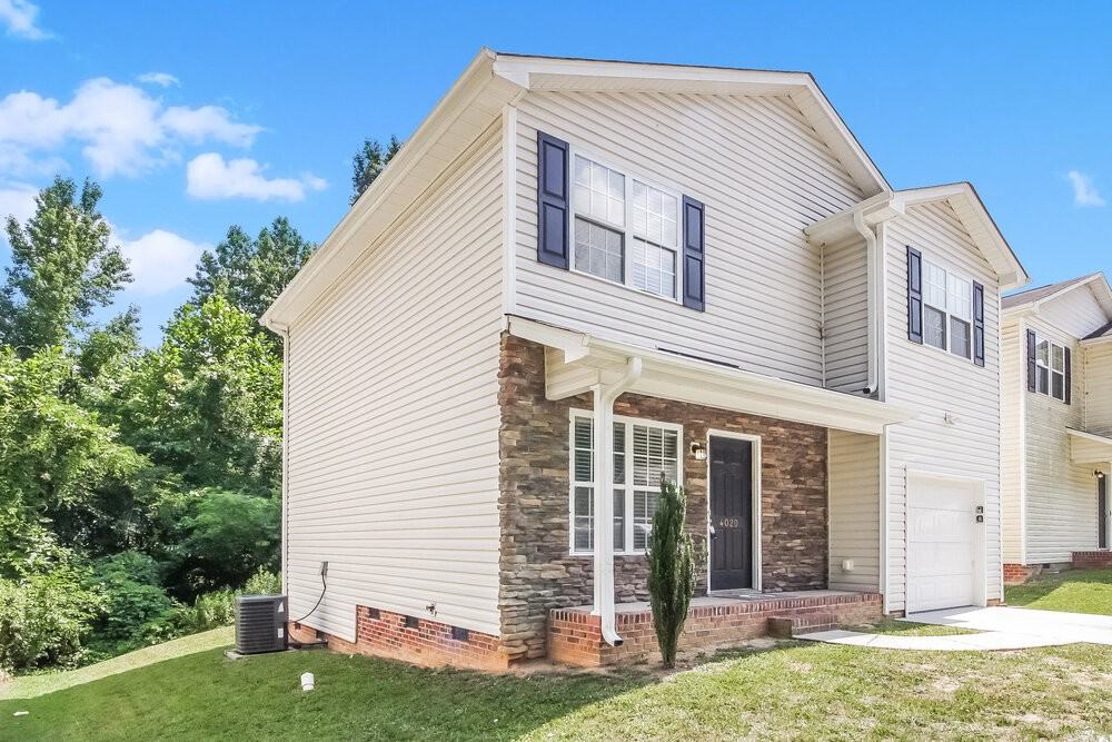 4020 Mountainridge Dr - Photo 4 of 17