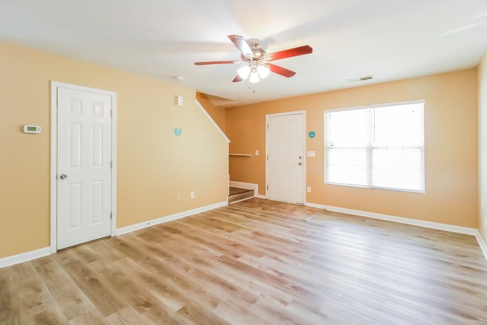 4020 Mountainridge Dr - Photo 5 of 17