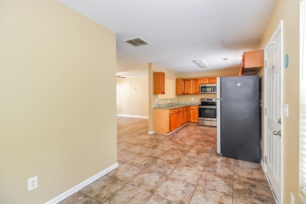 4020 Mountainridge Dr - Photo 7 of 17