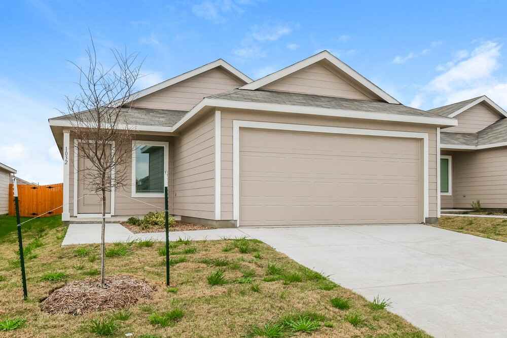 1032 Calley Pear Trl - Photo 3 of 16