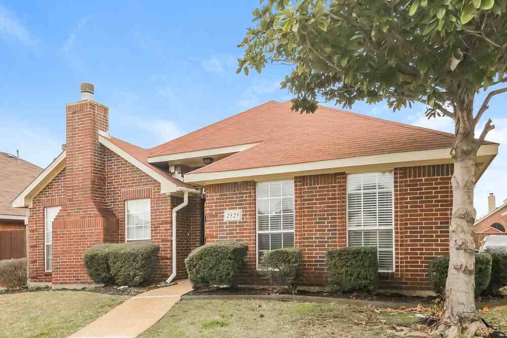 2525 Spring Rain Dr - Photo 3 of 16