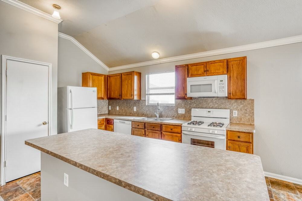 5811 Ridgebluff Ln - Photo 7 of 16