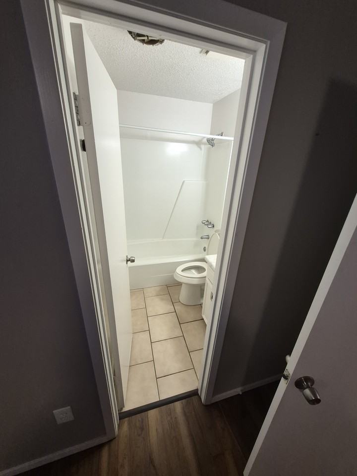 432 Sw Thomas St #432B - Photo 2 of 11