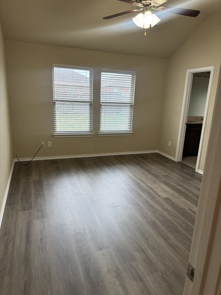 2808 Adams Fall Ln #NA - Photo 5 of 13