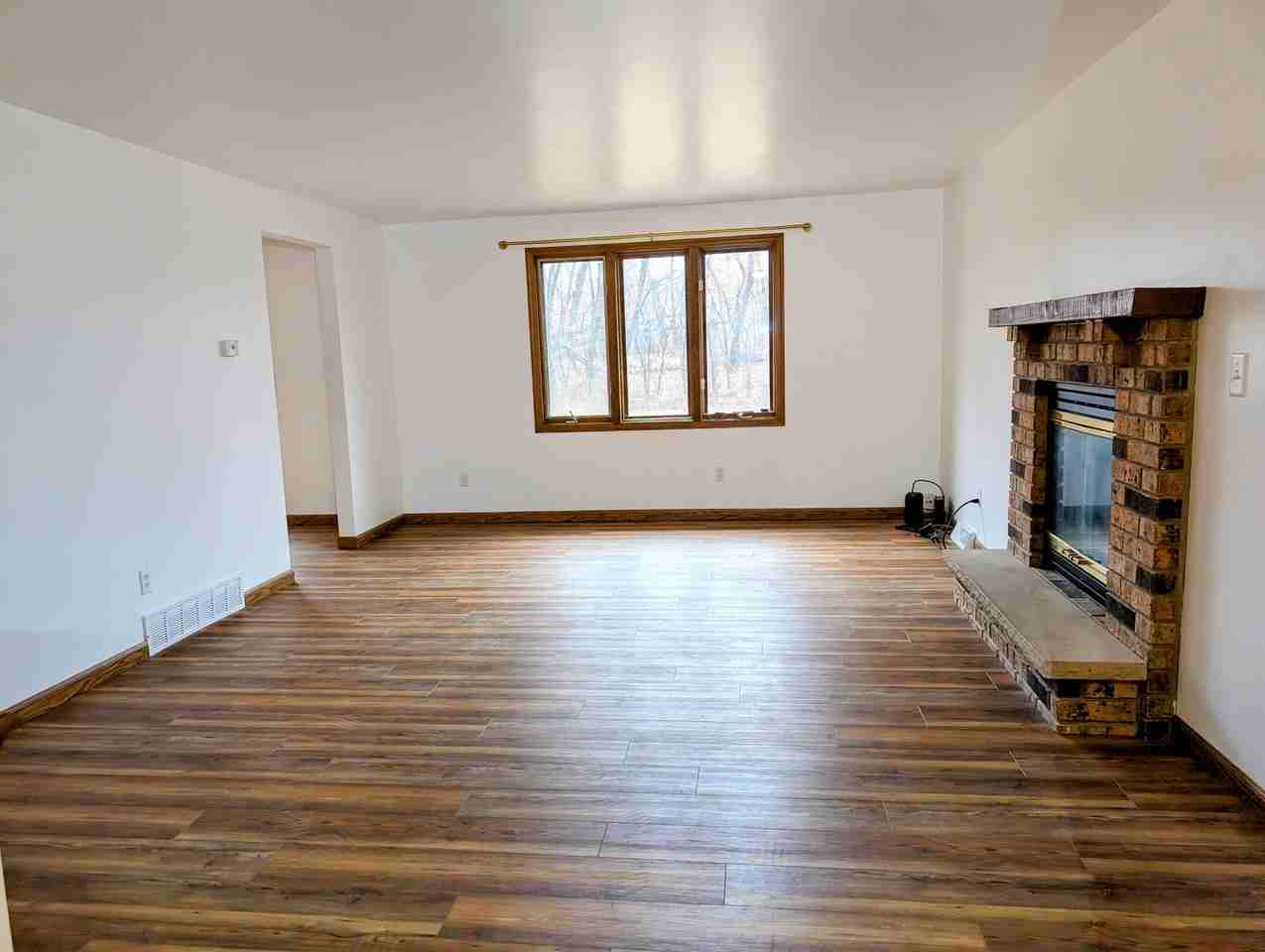 2043 Hilltop Dr - Photo 2 of 18