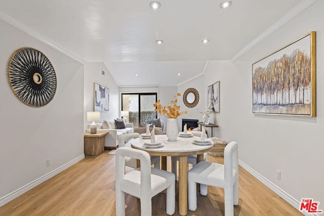 620 West Hyde Park Boulevard #313 - Photo 7 of 18