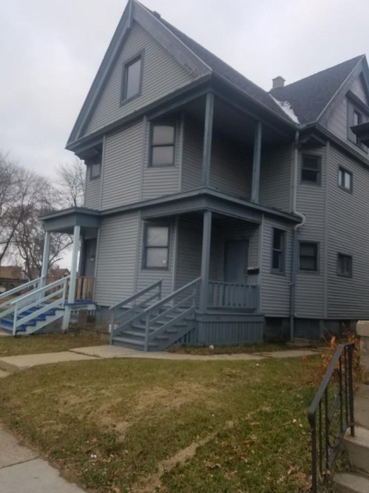 2526 W Center St #NA - Photo 2 of 14