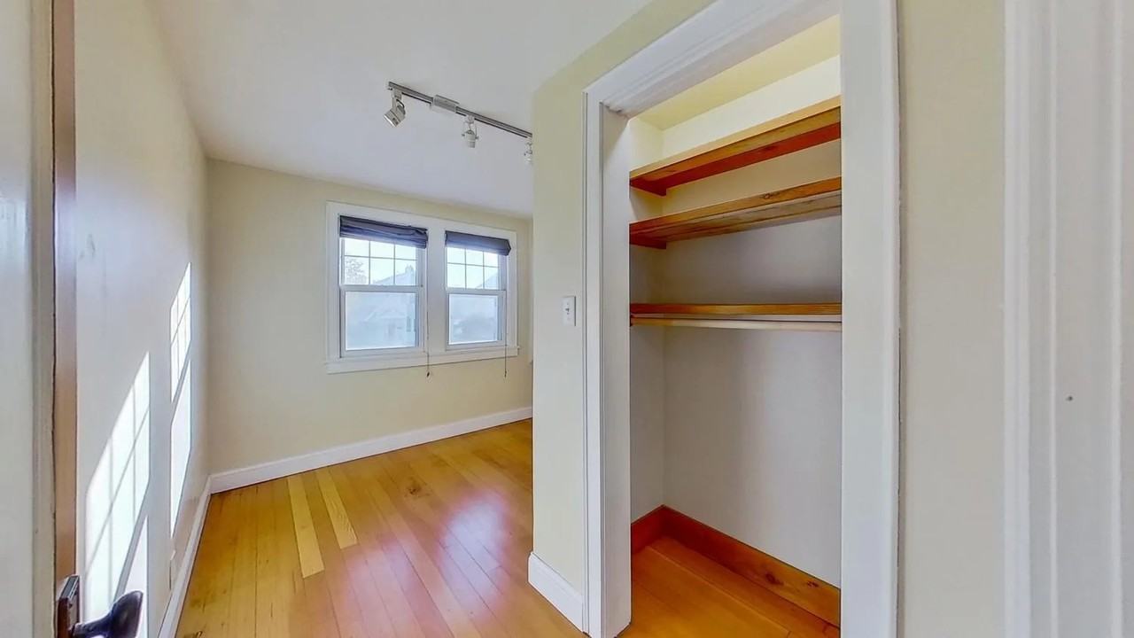 1429 Center St W #NA - Photo 7 of 21