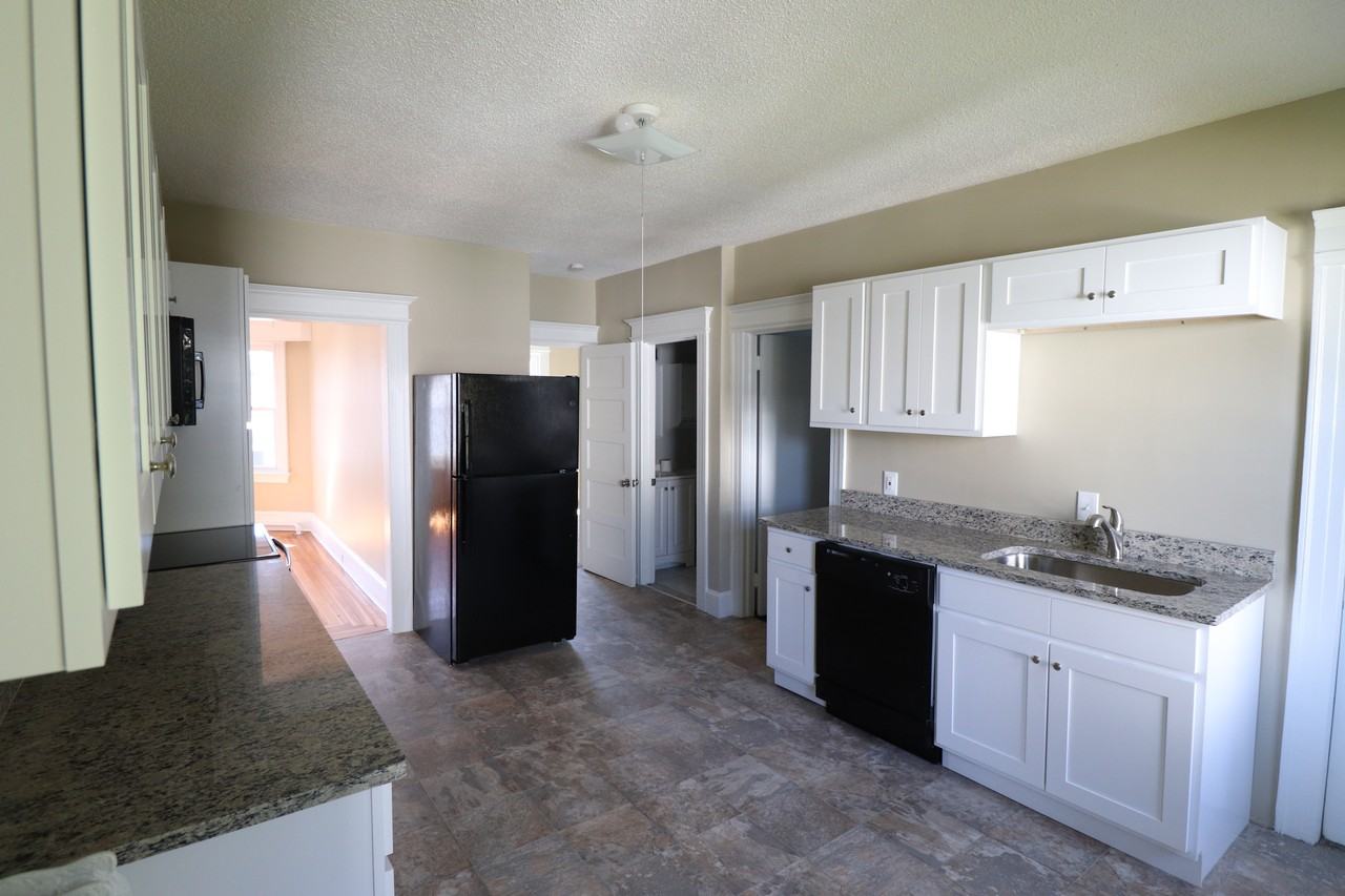 14 Summit St #16 - Photo 7 of 26