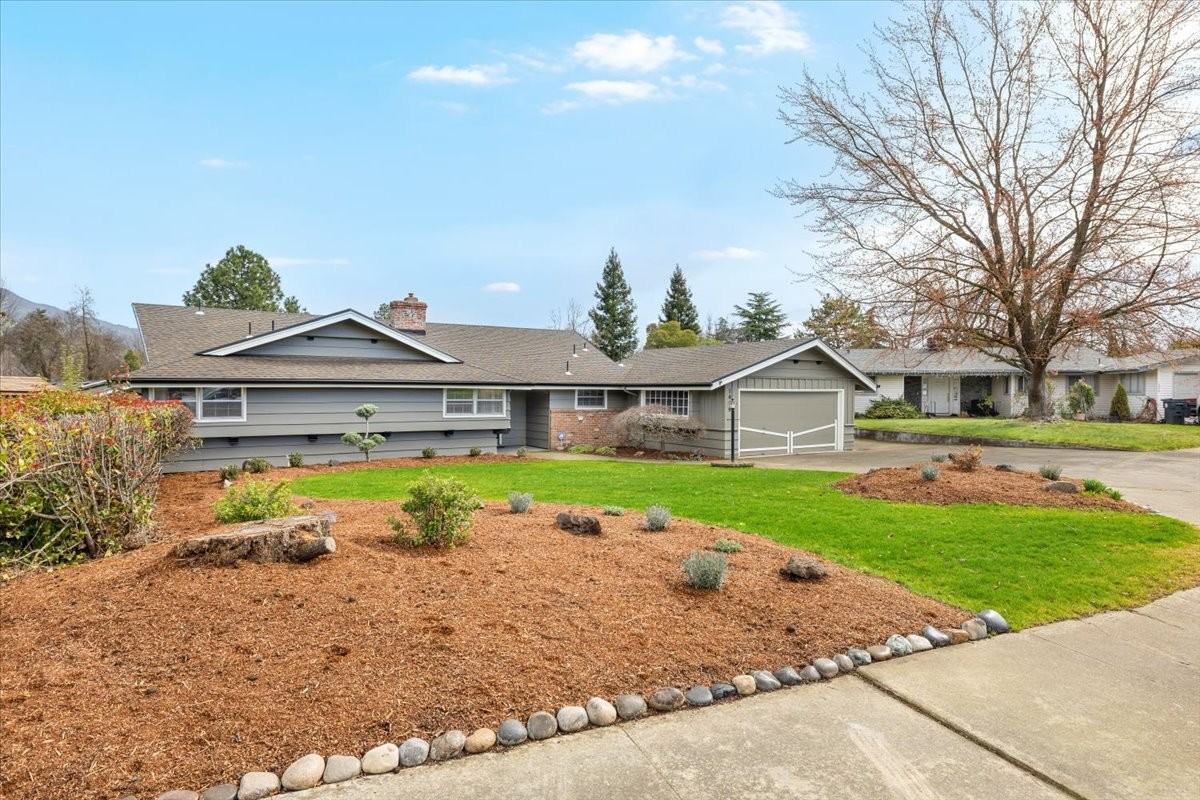 1416 Avocado Ln #1 - Photo 4 of 31