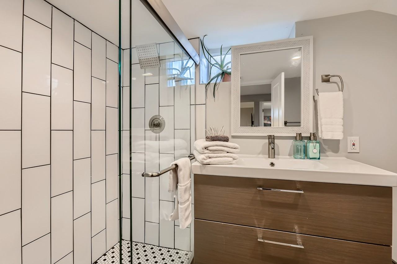 2990 Elm St #B - Photo 6 of 20