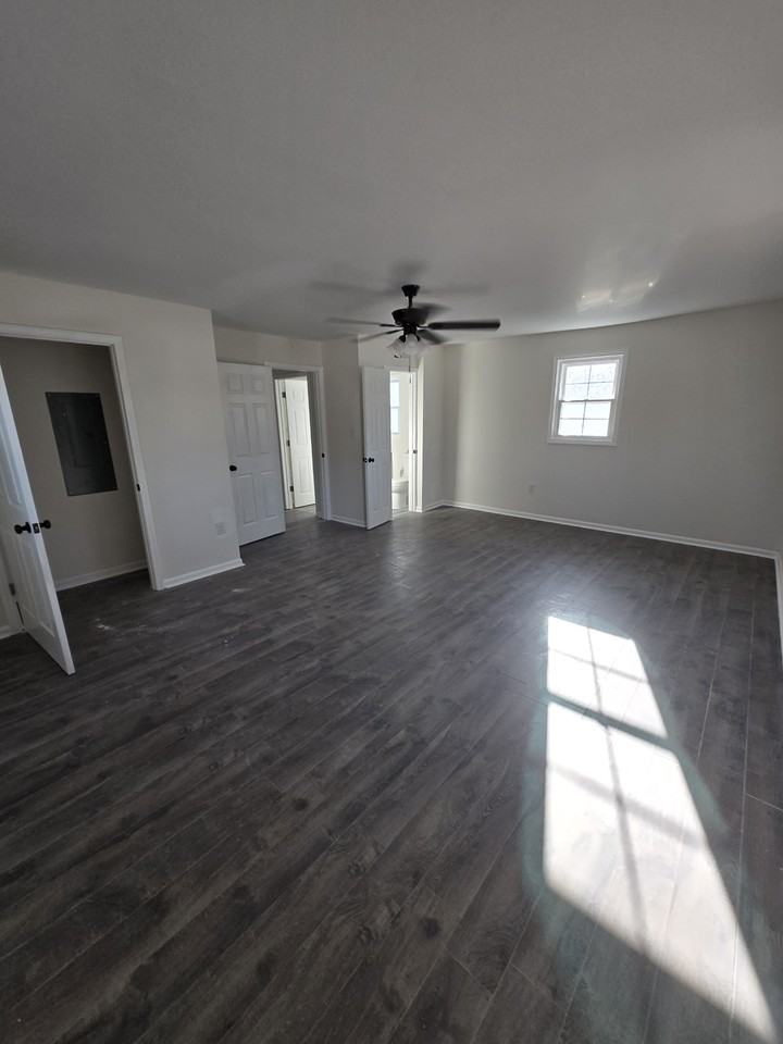 503 N Orange St #1 - Photo 3 of 17