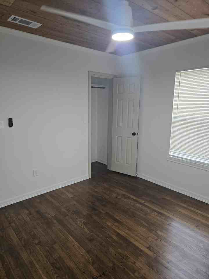 415 N 23rd St - Photo 7 of 19