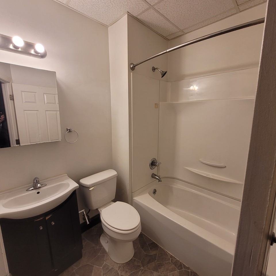 1436 Monroe St #2 - Photo 5 of 7