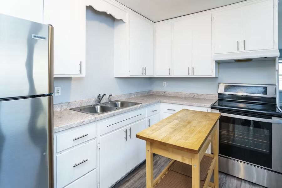 1709 26th Ave N #3 - Photo 3 of 9