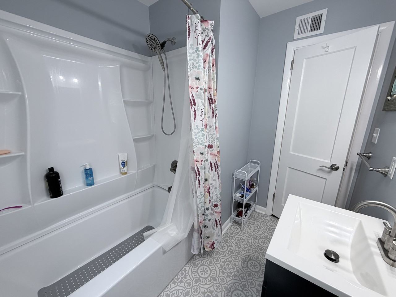 1366 Baychester Ave #1 - Photo 7 of 18