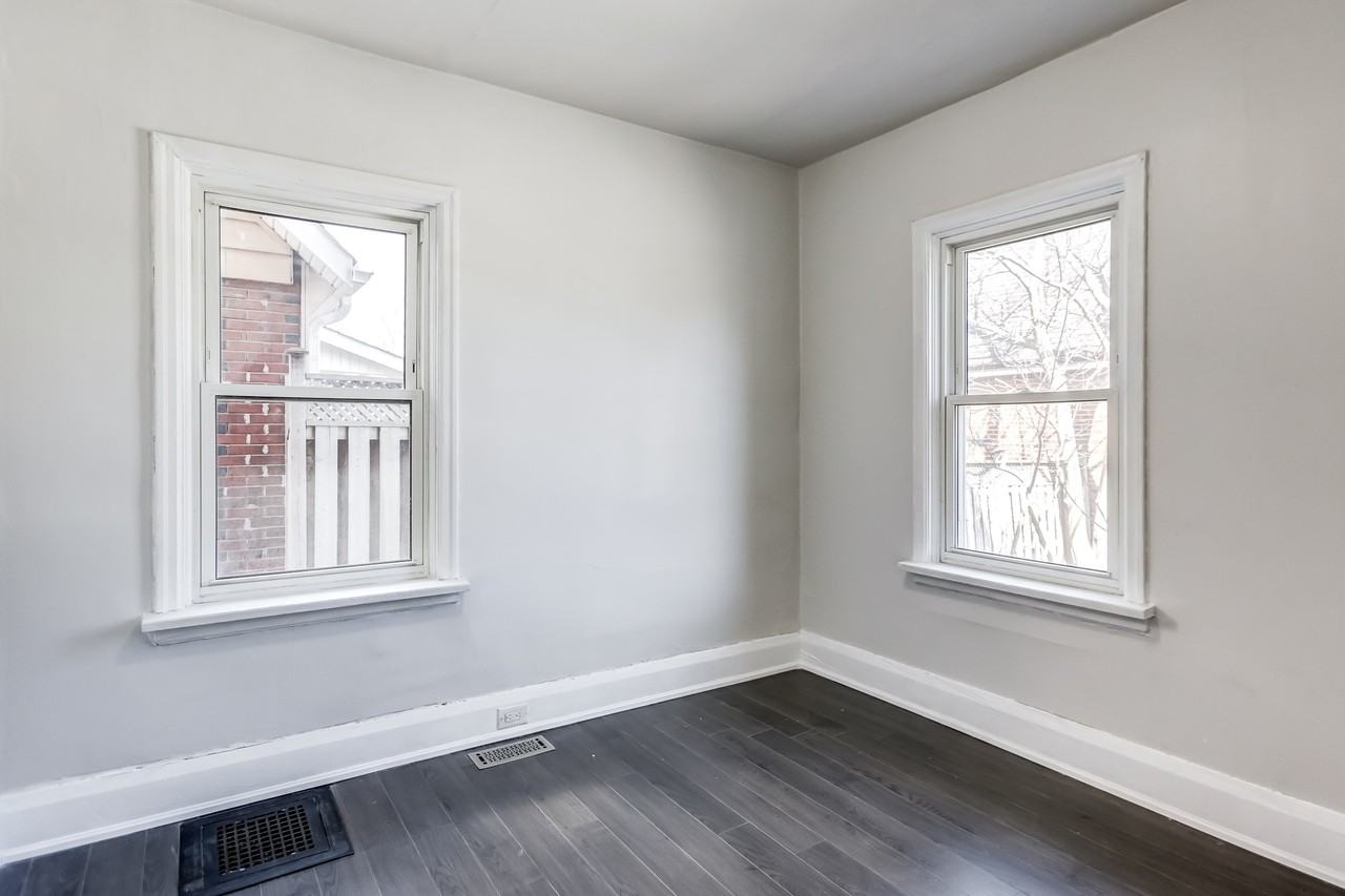 Oshawa Blvd N - Photo 3 of 13