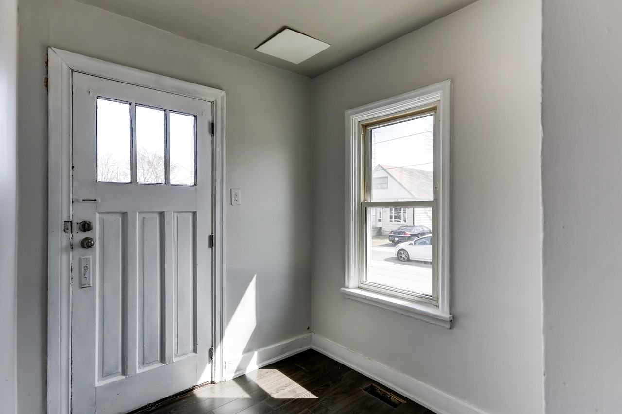 Oshawa Blvd N - Photo 5 of 13