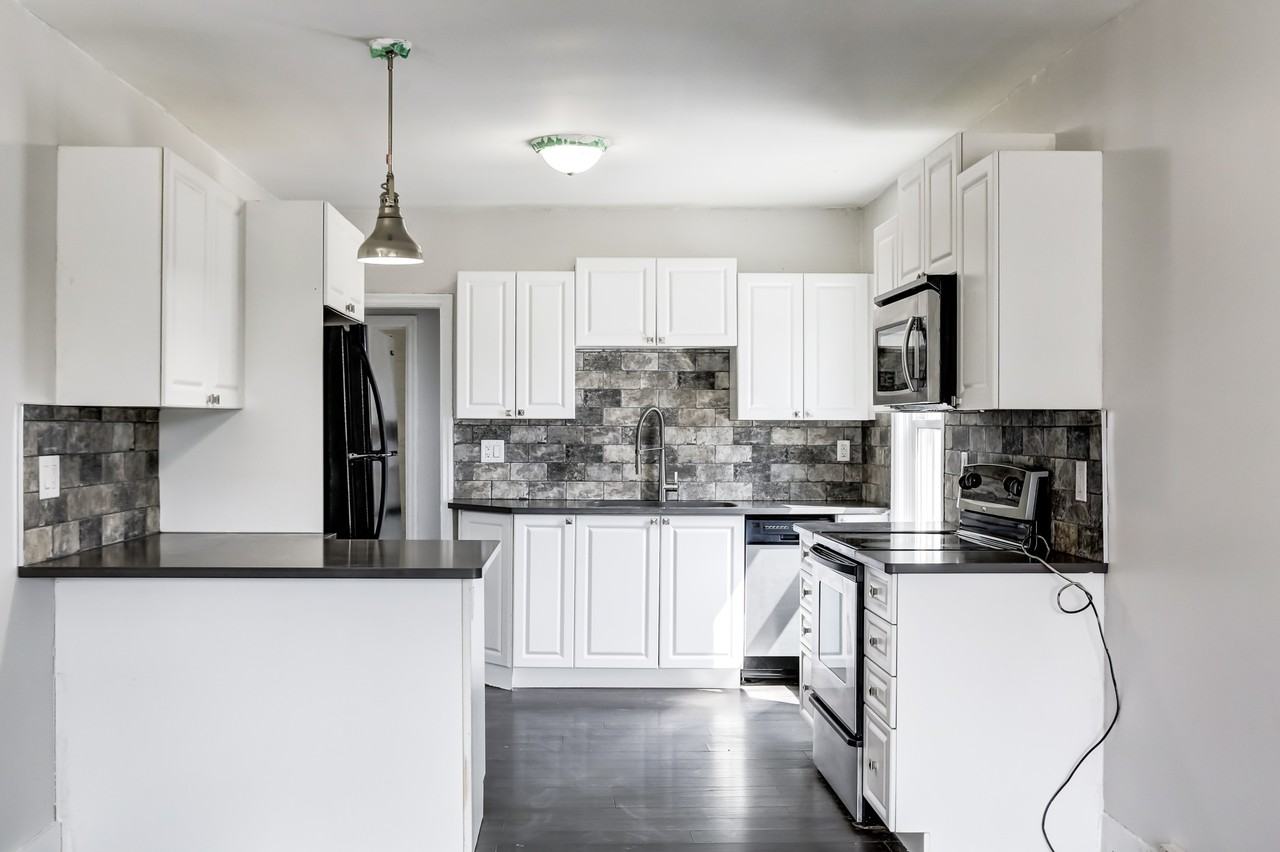 Oshawa Blvd N - Photo 7 of 13