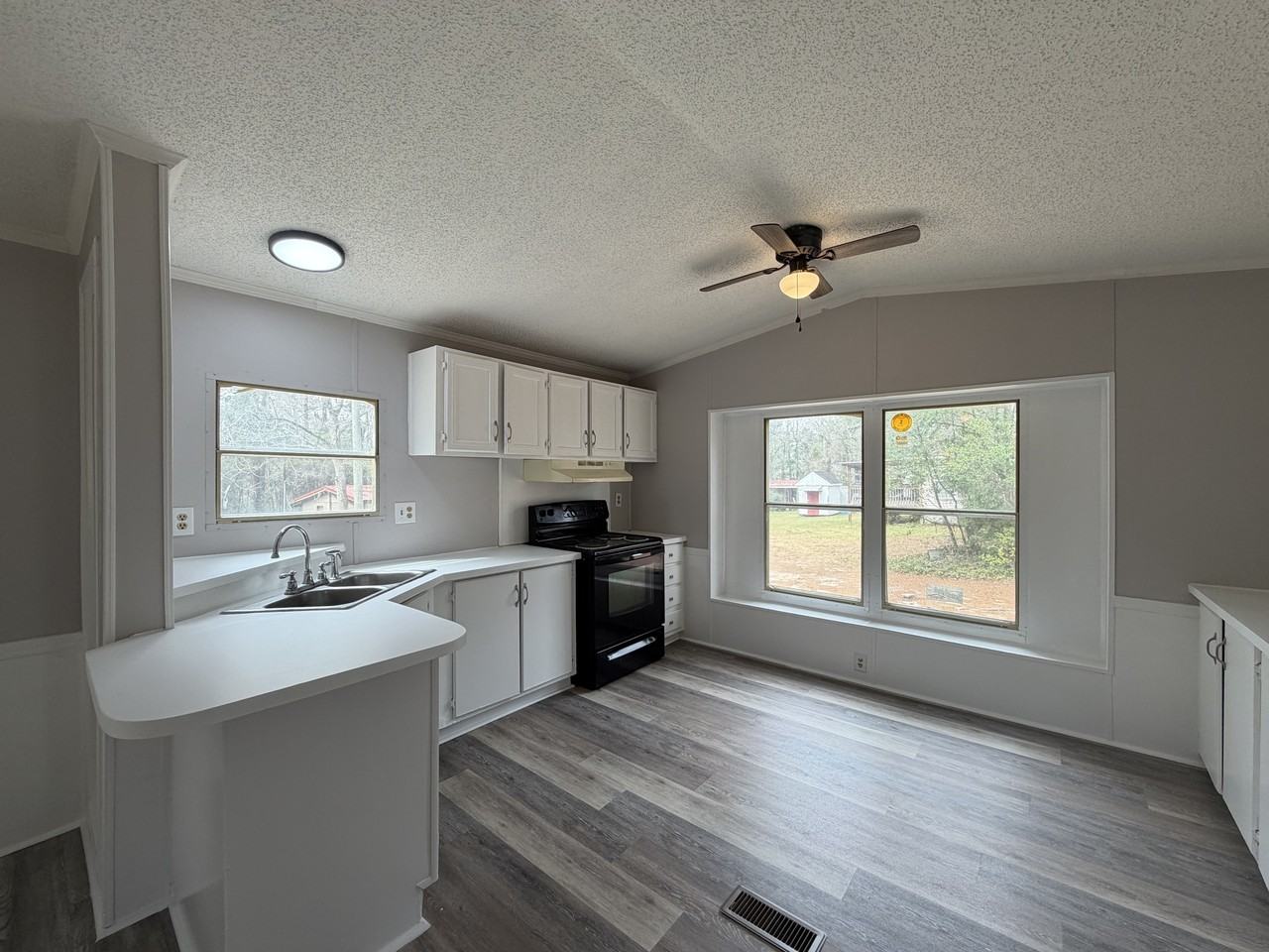 115 Glory Ln #1 - Photo 4 of 10