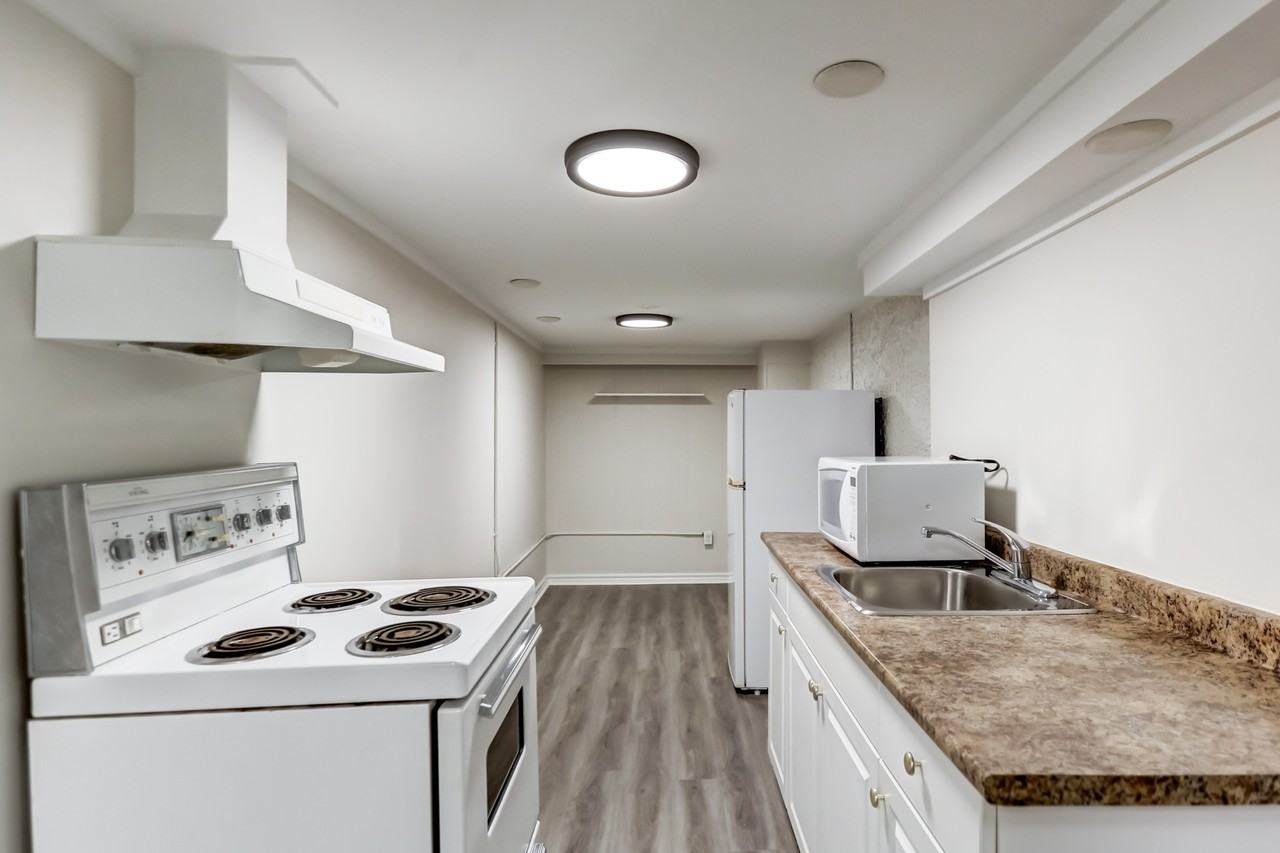 Lawrence Avenue East - Photo 3 of 14