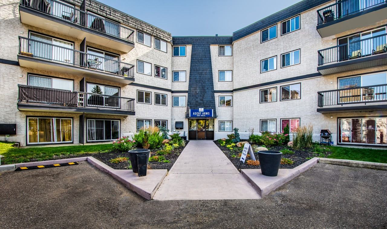 Ascot Arms - Photo 3 of 13