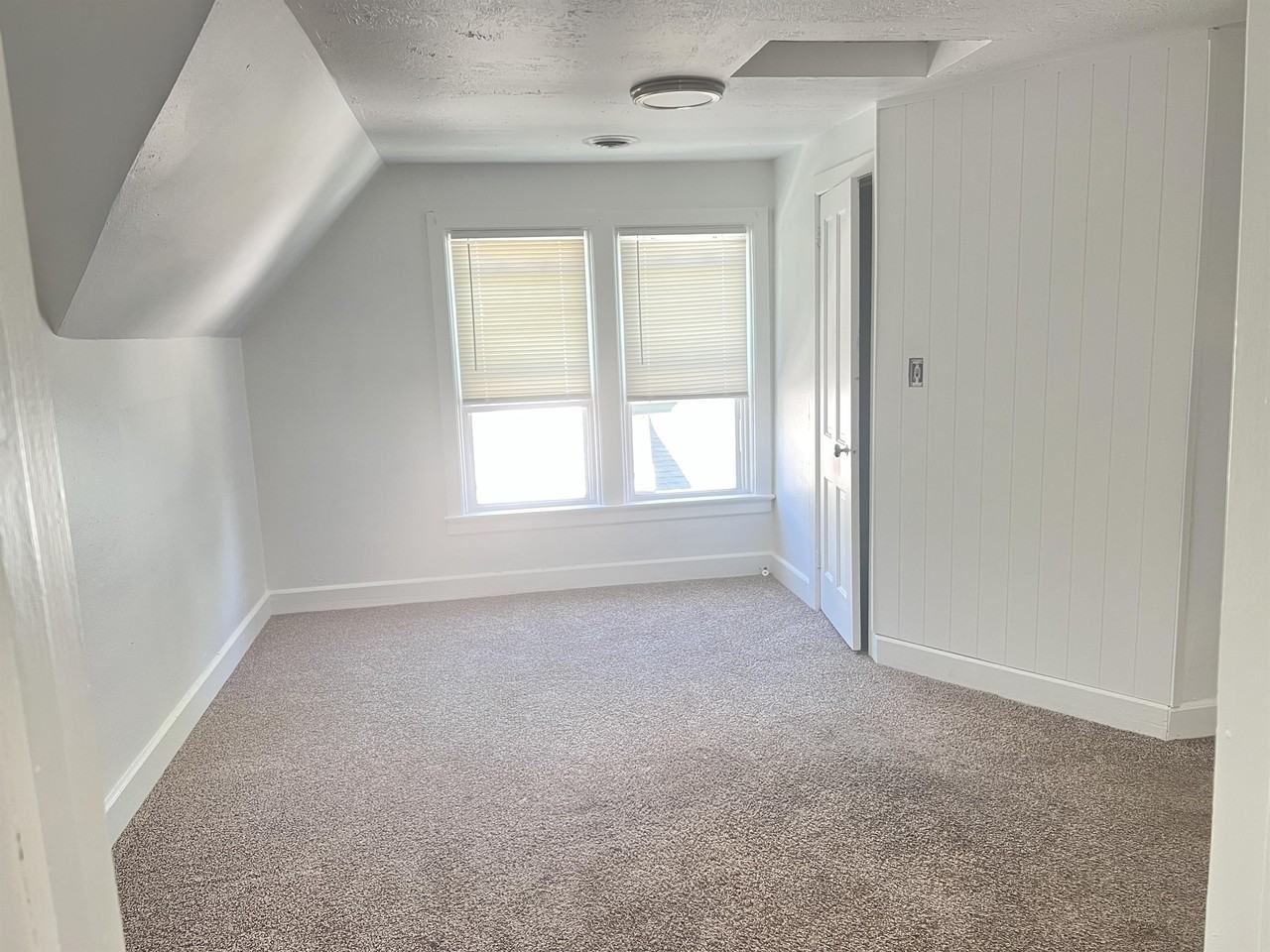 1731 N 12th St Uppr #2 - Photo 3 of 8