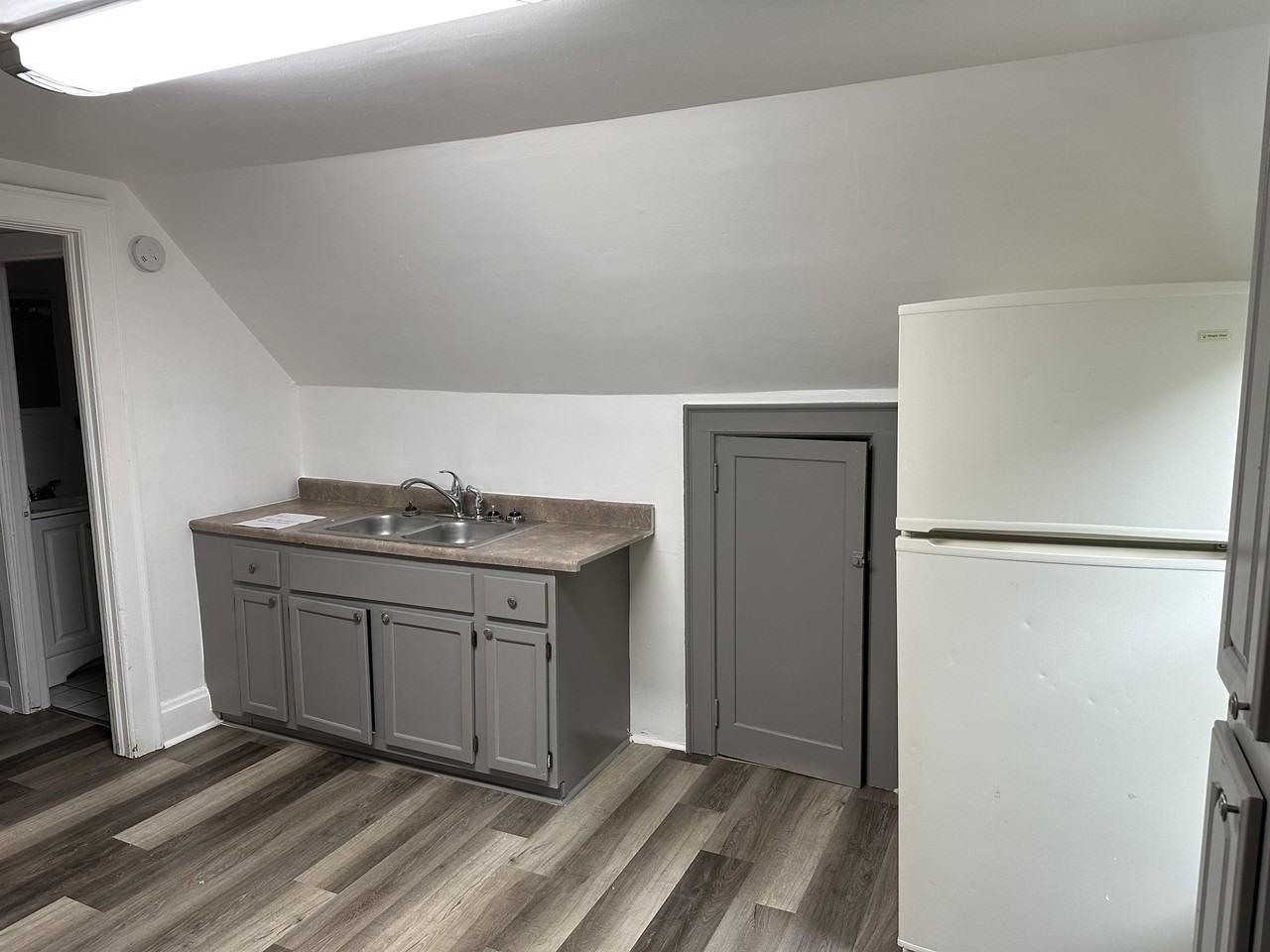 1731 N 12th St Uppr #2 - Photo 4 of 8