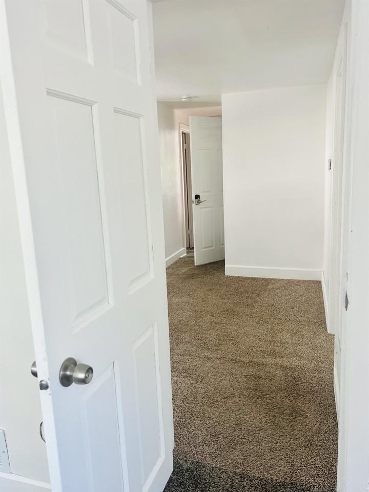 1731 N 12th St Uppr #2 - Photo 7 of 8