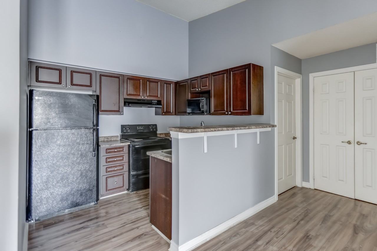 1487 Maple Ave - Photo 5 of 30