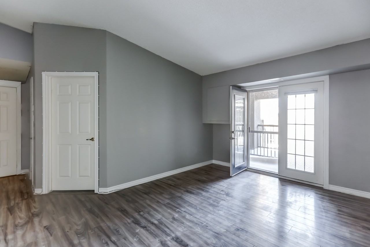 1487 Maple Ave - Photo 6 of 30